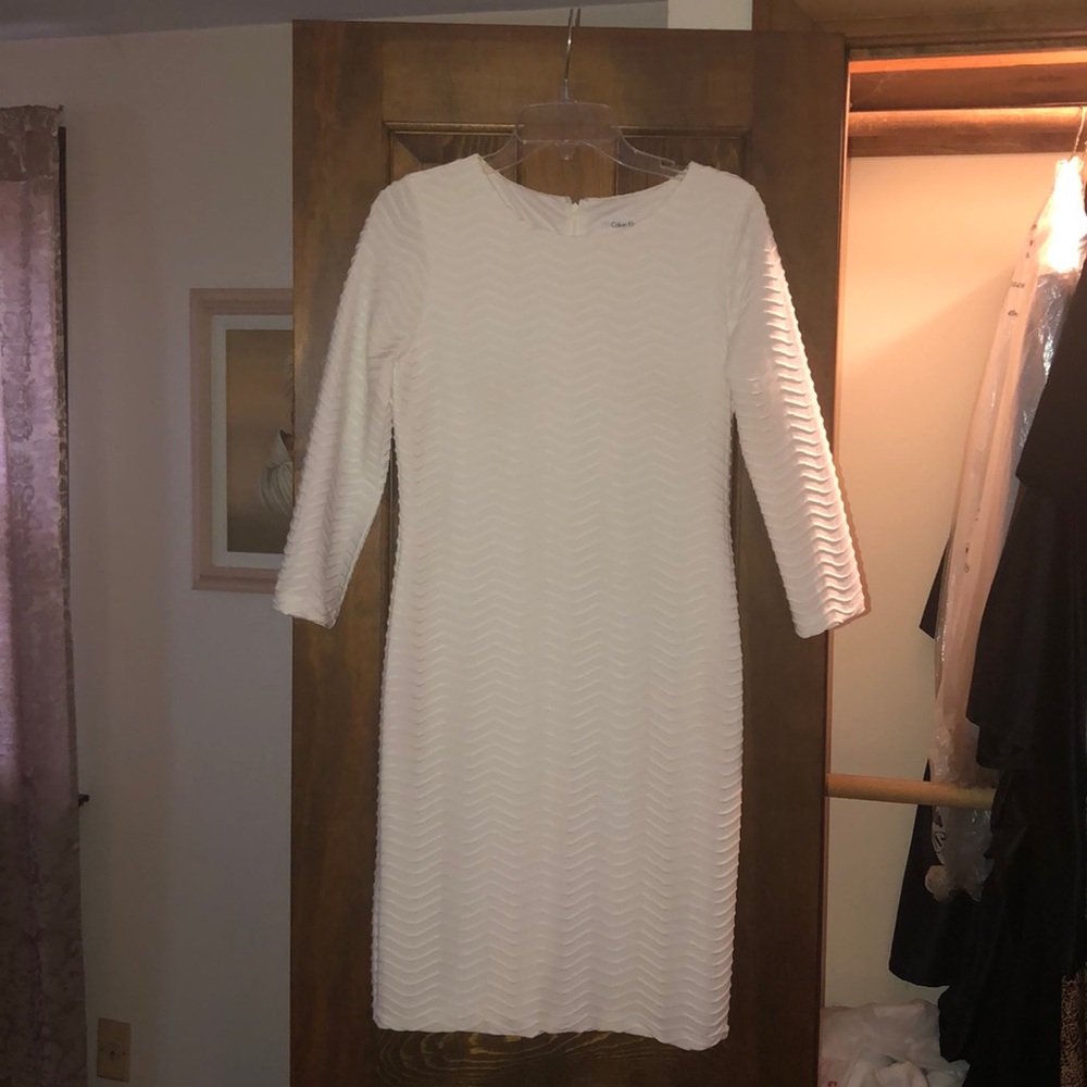 Calvin Klein textured party dress. - Picture 1 of 4